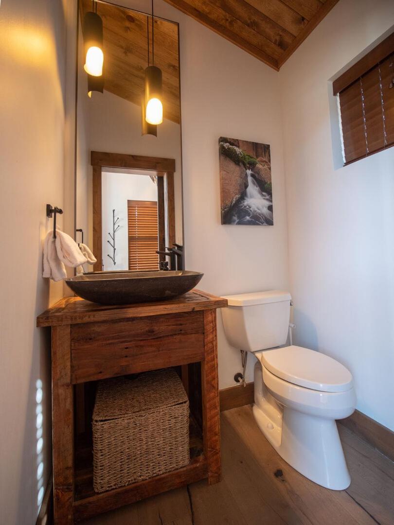 Chic Retreat Indoor Outdoor Fireplace, Private Jacuzzi, Great Location! Estes Park Ruang foto