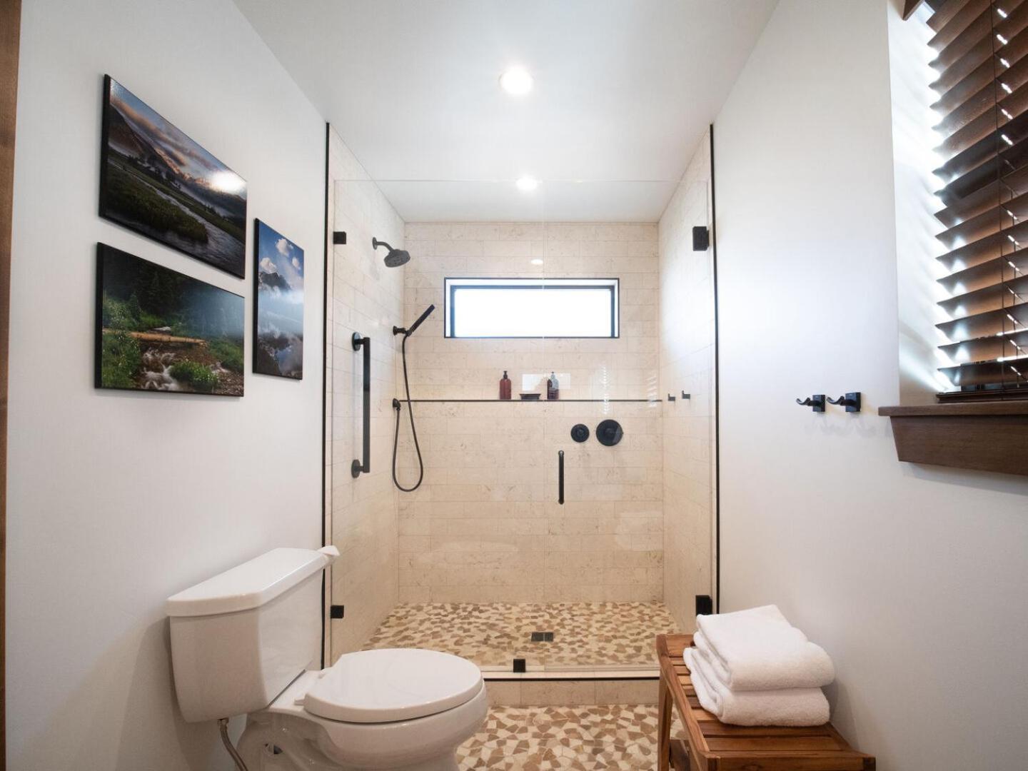 Chic Retreat Indoor Outdoor Fireplace, Private Jacuzzi, Great Location! Estes Park Ruang foto